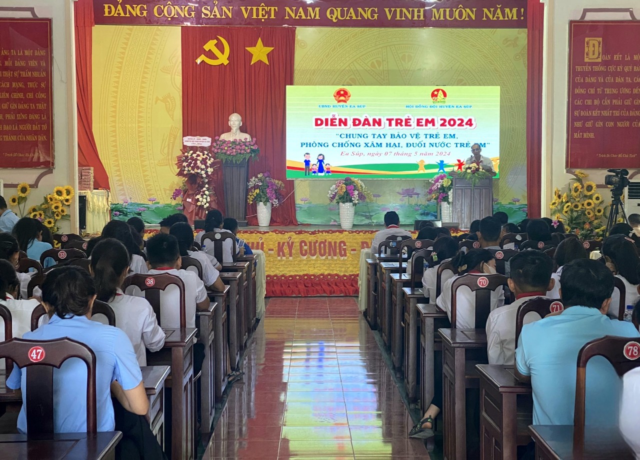 toàn csanhr diễn đàn